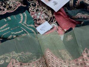 Alizeh Luxury Embroidered Velvet 3PC Winter AL-004