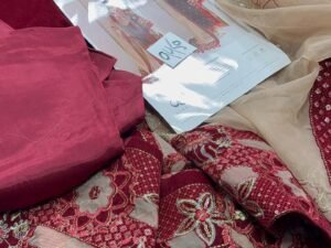 Alizeh Luxury Embroidered Velvet 3PC Winter AL-007