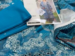 Parishay Rang e Sarma Embroidered Khaddar Fabric 3PC Winter PR-210